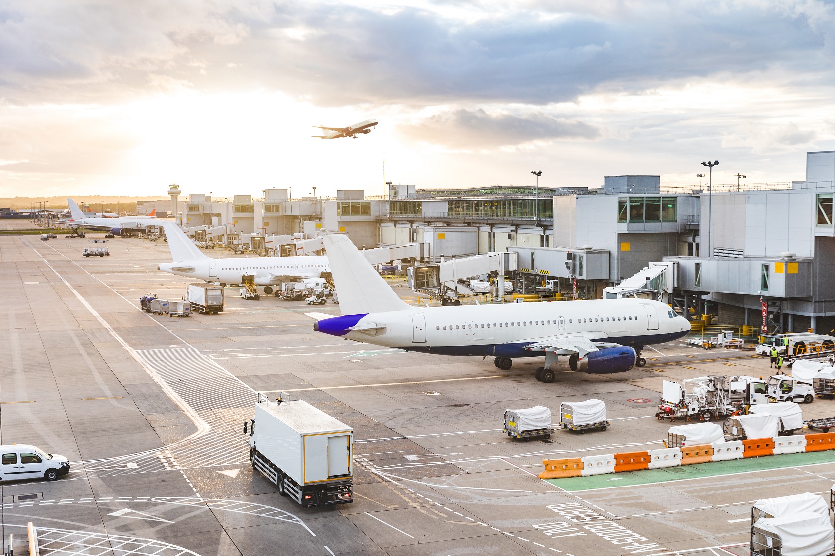 AI & Data-driven Decision-making for Airport and Airline Operations